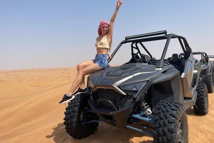 Roaming the stunning dunes each turn offers a chance for excitement and exploration. Experience the freedom of the desert as you command your own Polaris 1000cc buggy.